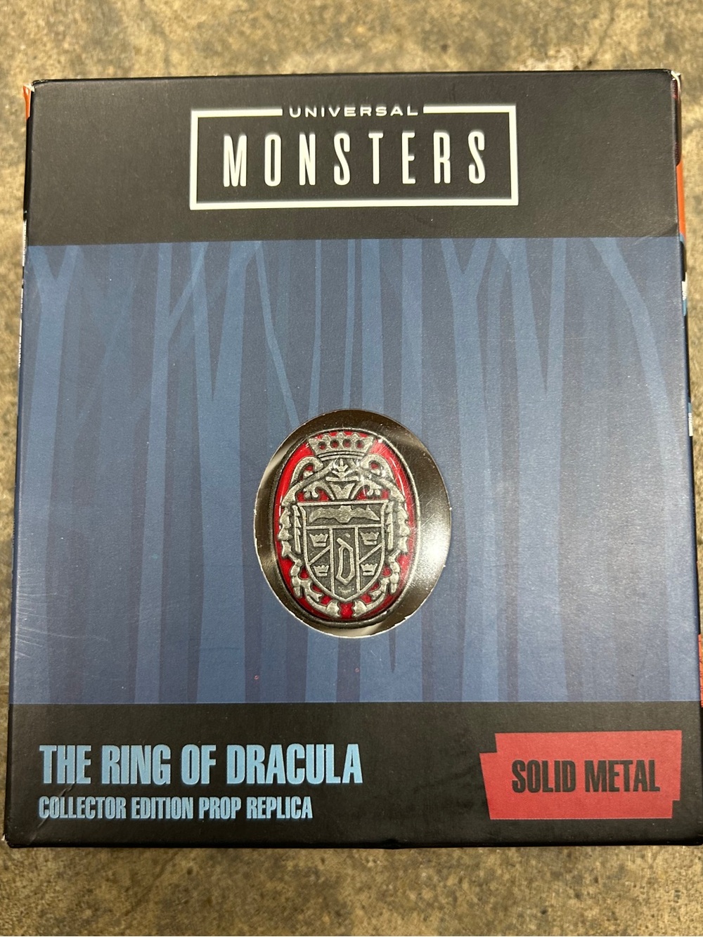 Universal‎ Monsters The Ring Of Dracula Collector Edition Prop Replica Licensed